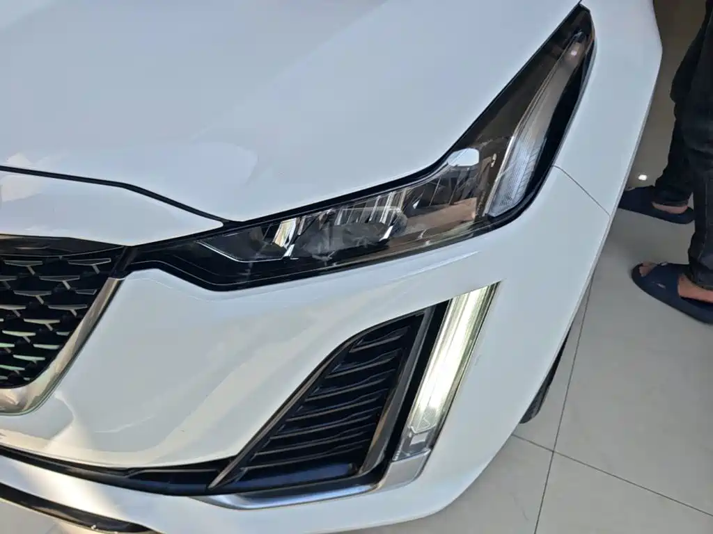 Cadillac CT5 — миниатюра 24
