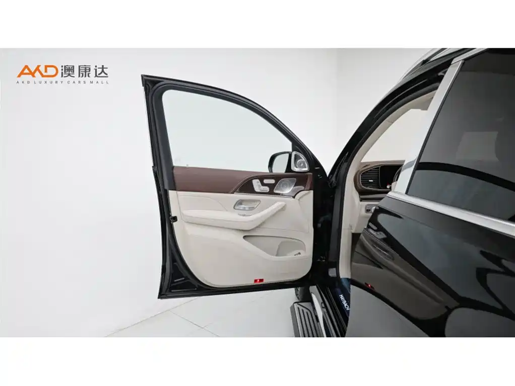 Mercedes-Benz GLS — миниатюра 10