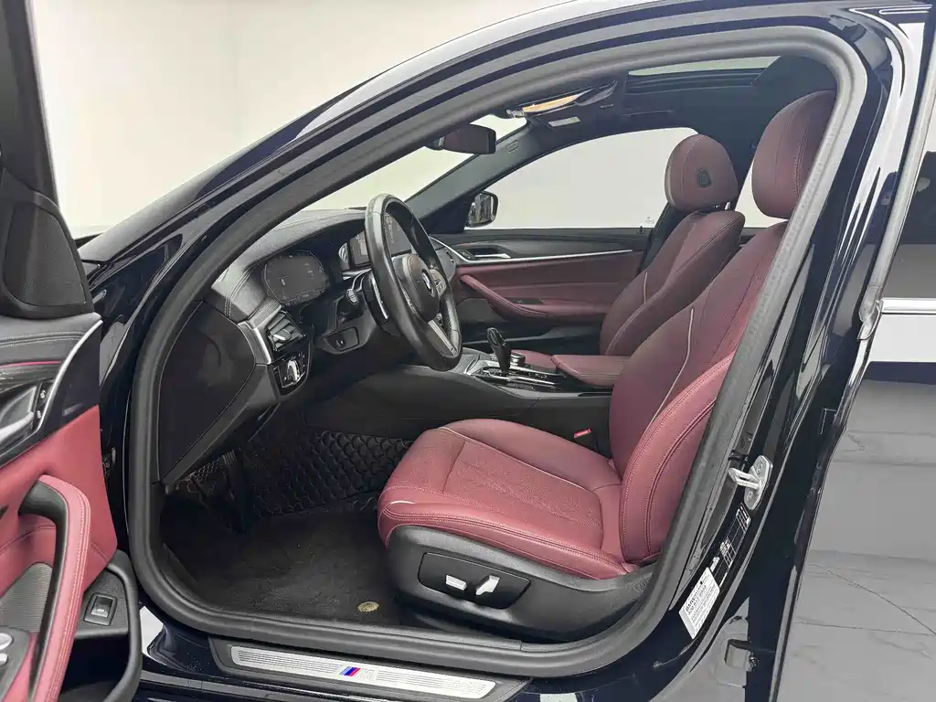 BMW 5 Series — миниатюра 4