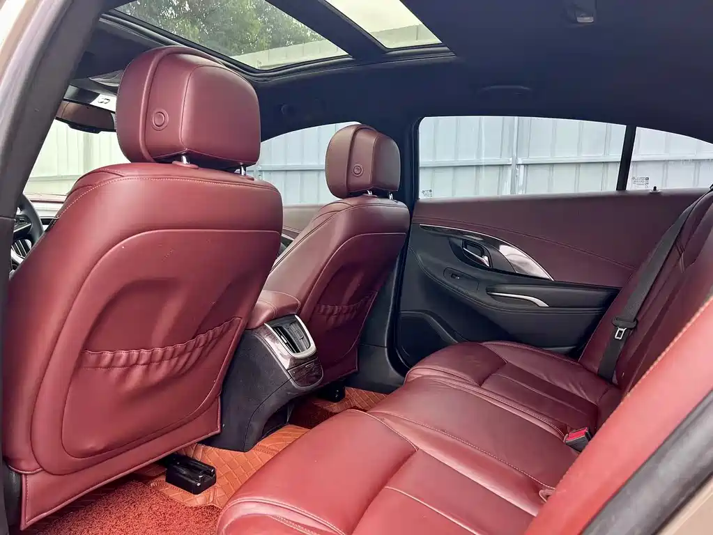 Buick LaCrosse — миниатюра 10