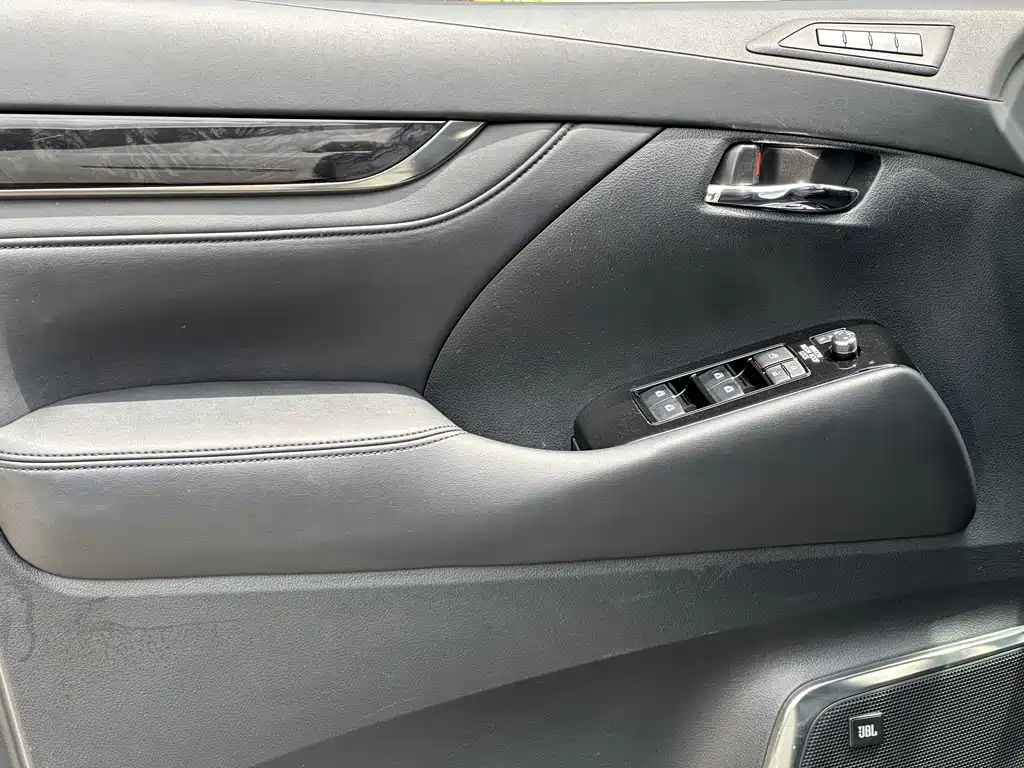 Toyota Vellfire 2020 2.5L HV Luxury