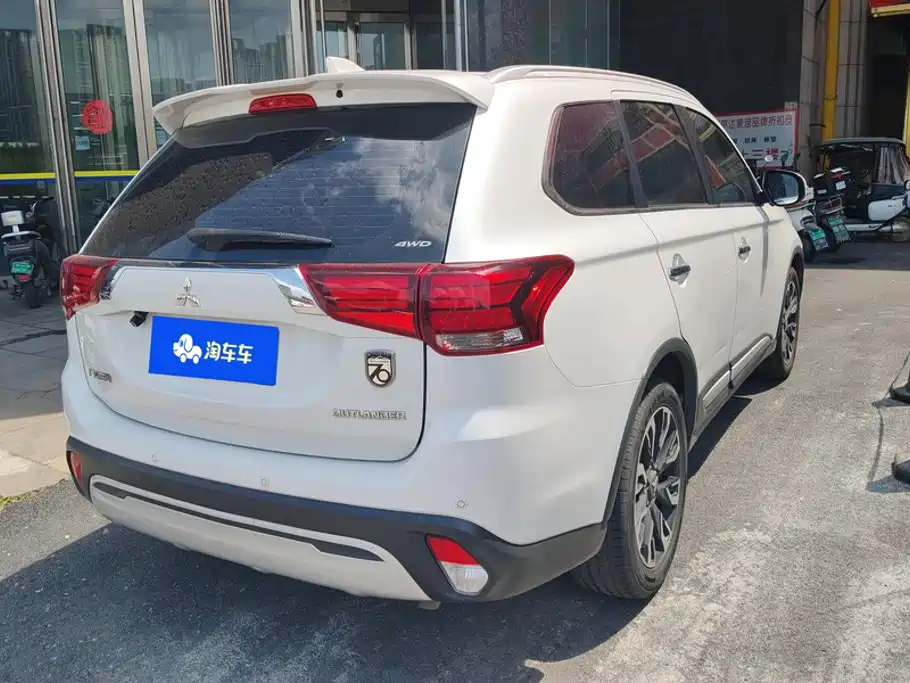 Mitsubishi Outlander — миниатюра 3