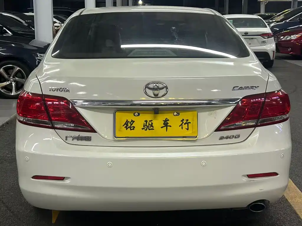 Toyota Camry — миниатюра 6