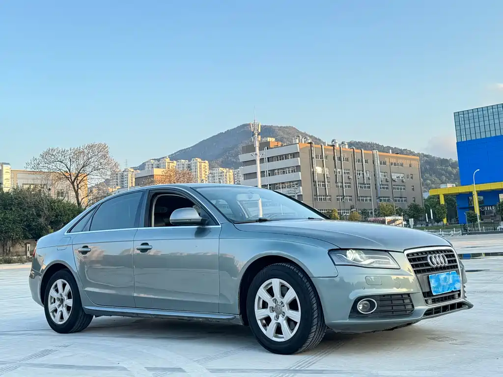 Audi A4L 2012 2.0 TFSI AT Luxury