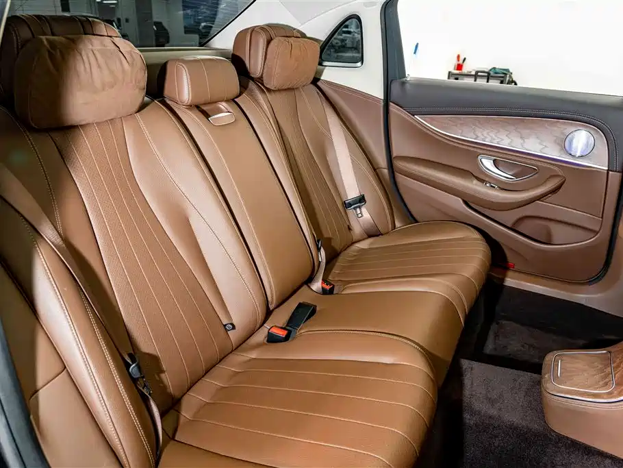Mercedes-Benz E-Class — миниатюра 23