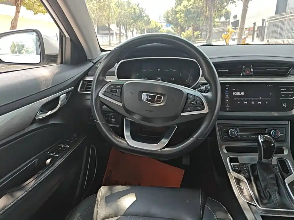 Geely Emgrand — миниатюра 11
