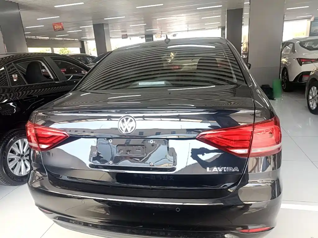 Volkswagen Lavida — миниатюра 6
