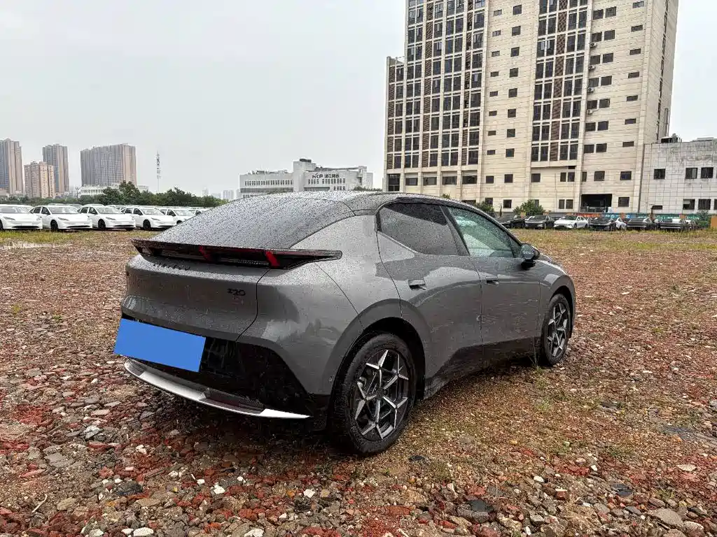 Lynk & Co Z20 — миниатюра 5