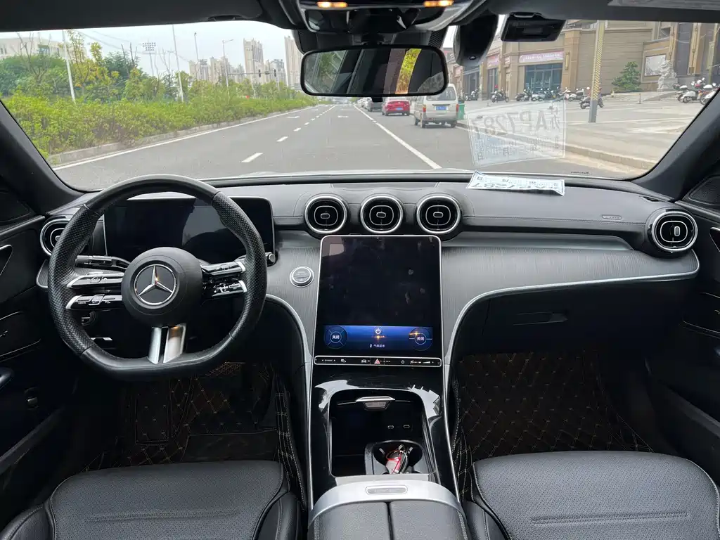 Mercedes-Benz C-Class — миниатюра 8