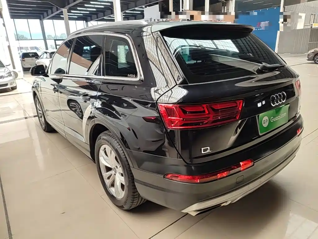 Audi Q7 — миниатюра 5