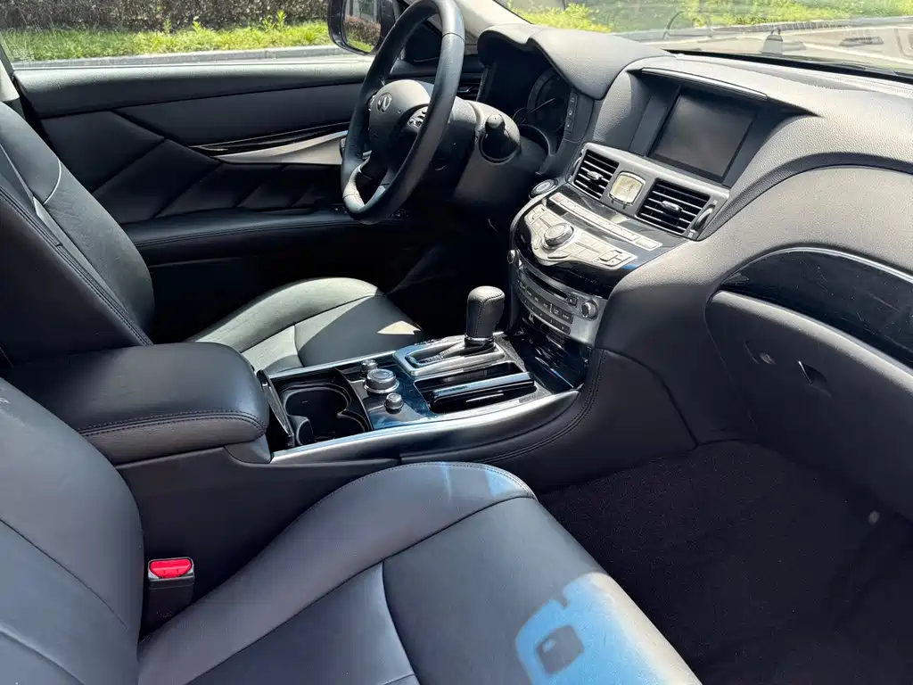Infiniti Q70 — миниатюра 8