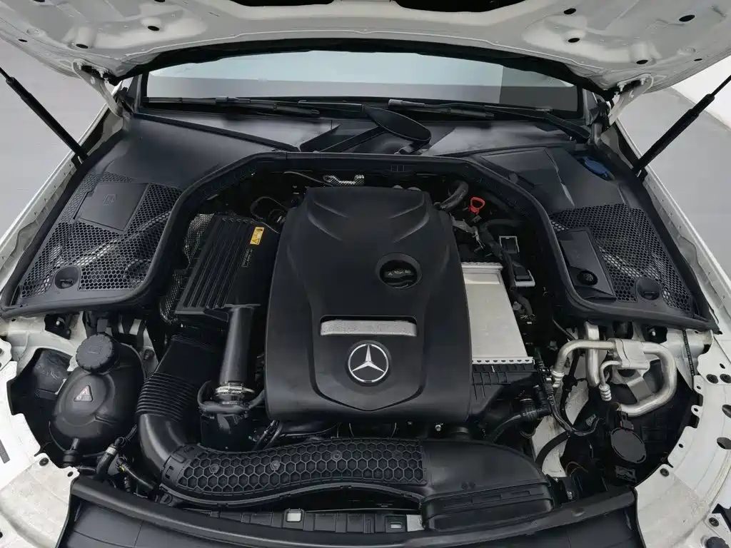 Mercedes-Benz C-Class — миниатюра 6