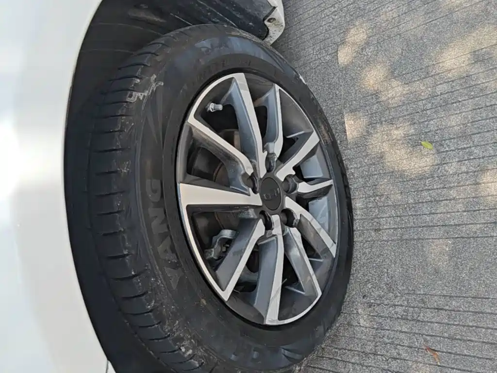 Geely Emgrand — миниатюра 23
