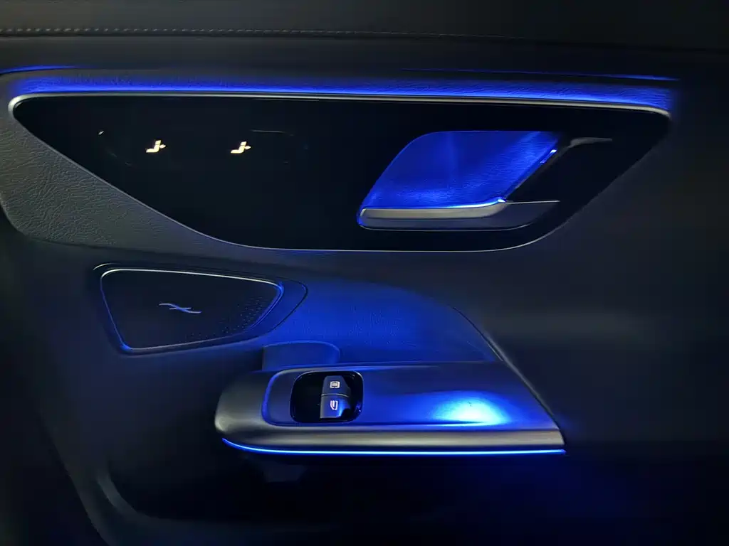 Mercedes-Benz C-Class — миниатюра 8