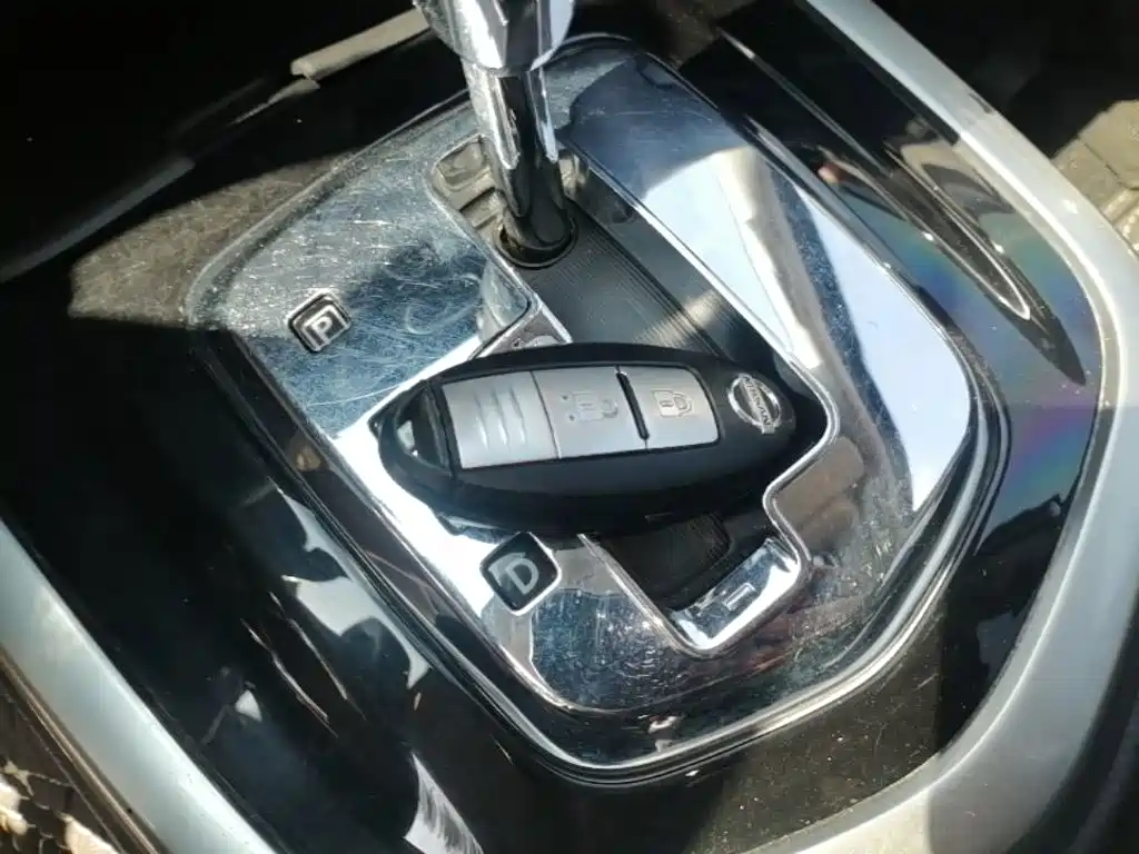 Nissan Terra — миниатюра 9