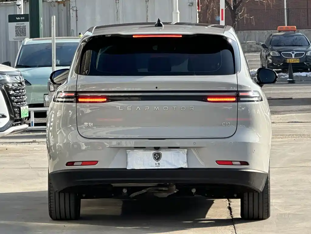 ZERO-RUNNING CAR ZERO RUN C10