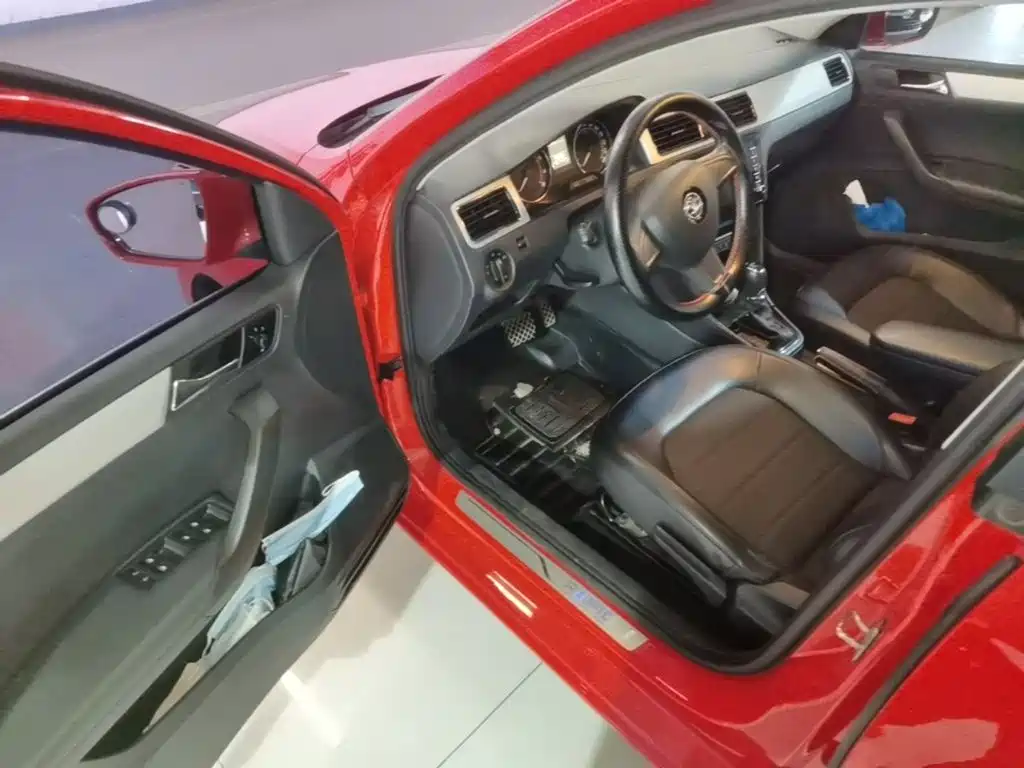 Skoda Rapid Spaceback — миниатюра 16