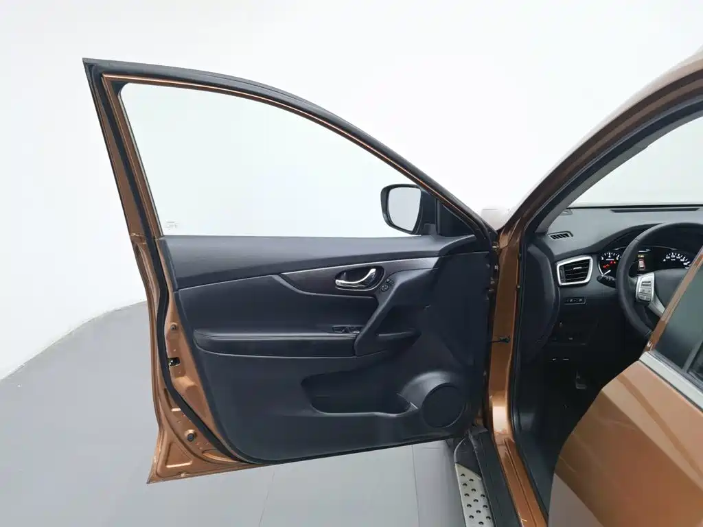 Nissan X-Trail — миниатюра 8