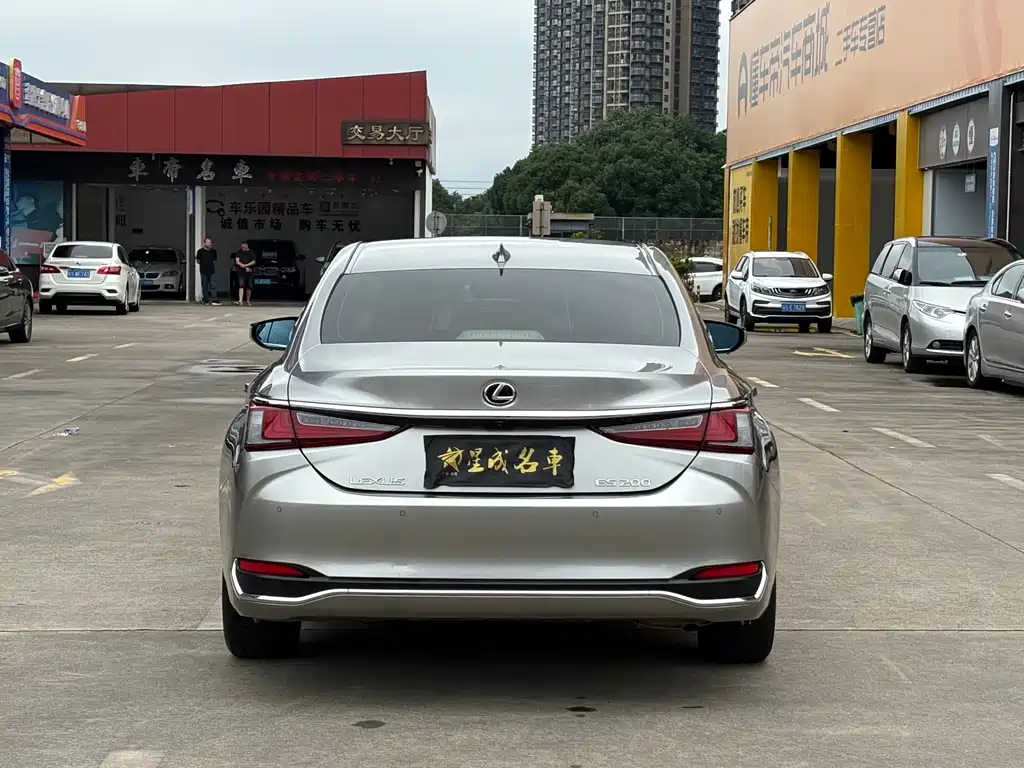 Lexus ES — миниатюра 20