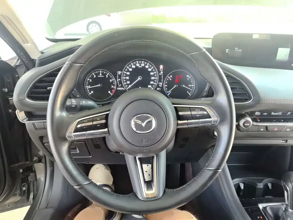 Mazda 3 Axela — миниатюра 11