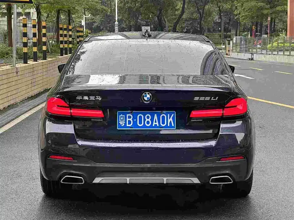 BMW 5 Series — миниатюра 3