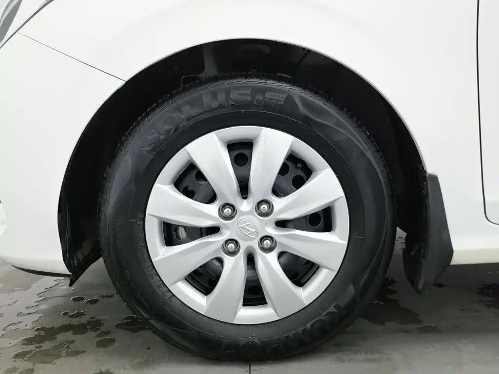 Hyundai Verna — миниатюра 17