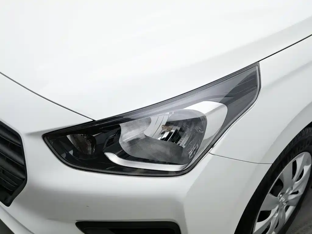 Hyundai Verna — миниатюра 7