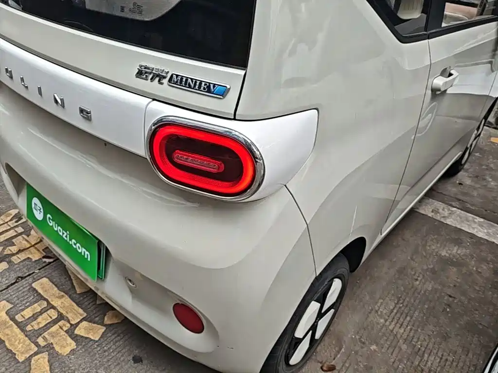 Wuling MINIEV — миниатюра 8