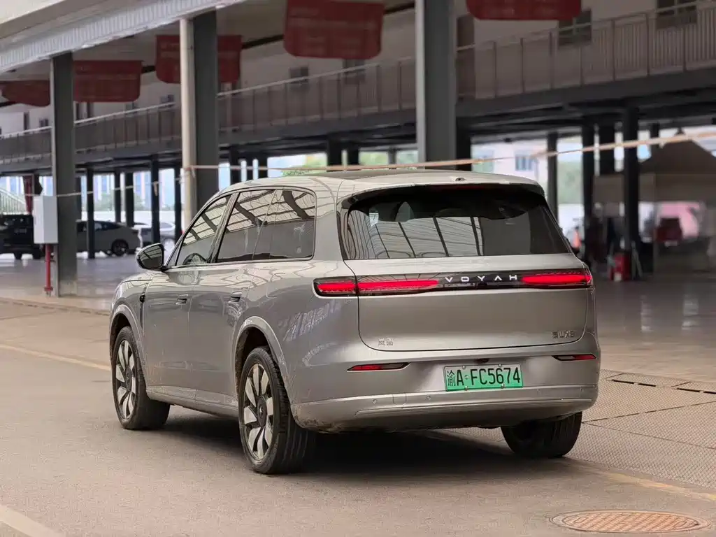 VOYAH Taishan X8 — миниатюра 9