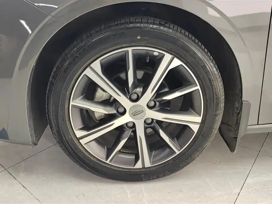 Geely Emgrand 2022 4 1.5L CVT Flagship