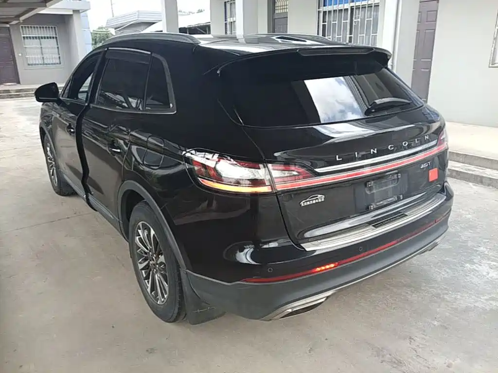 Lincoln Nautilus (Import) — миниатюра 5