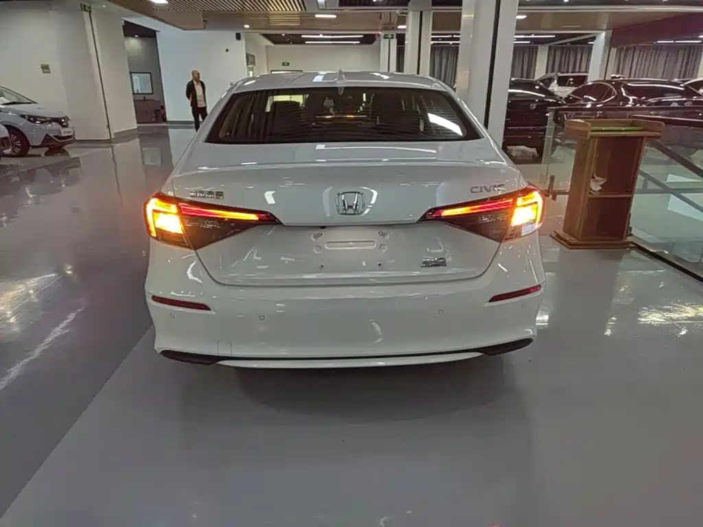Honda Civic — миниатюра 6