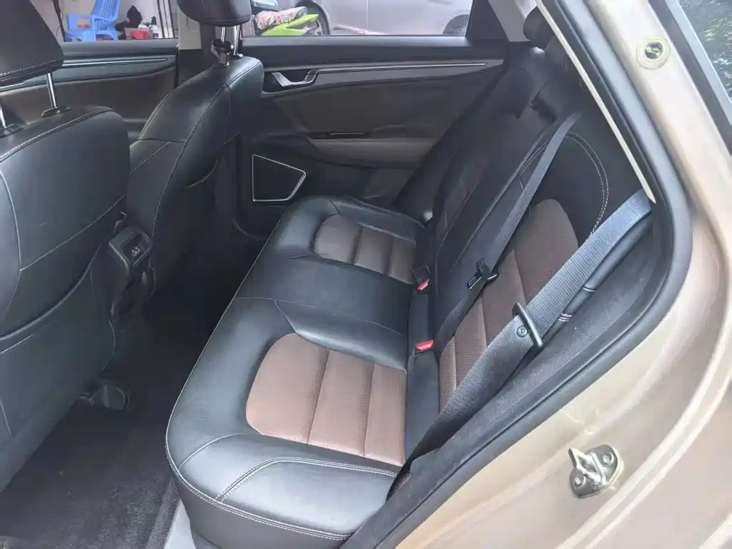Geely Emgrand GL — миниатюра 3