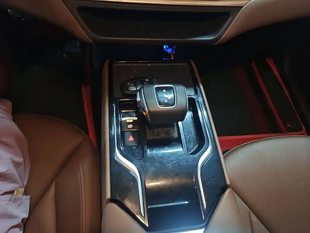 Hongqi Hongqi E-QM5 — миниатюра 14