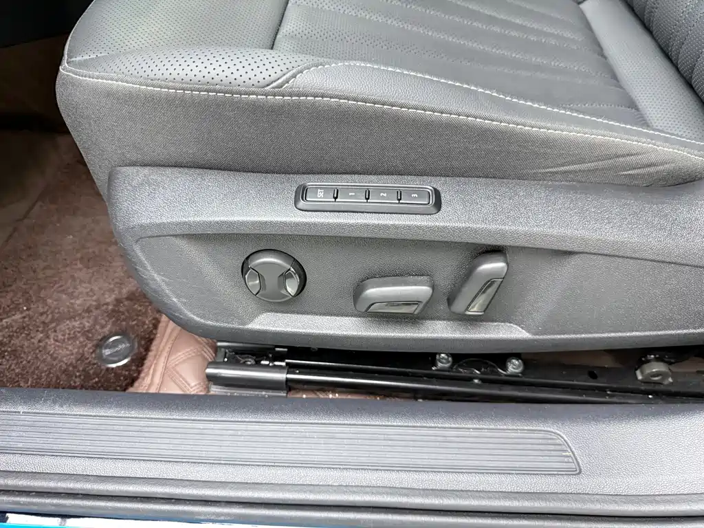 Volkswagen Passat — миниатюра 13