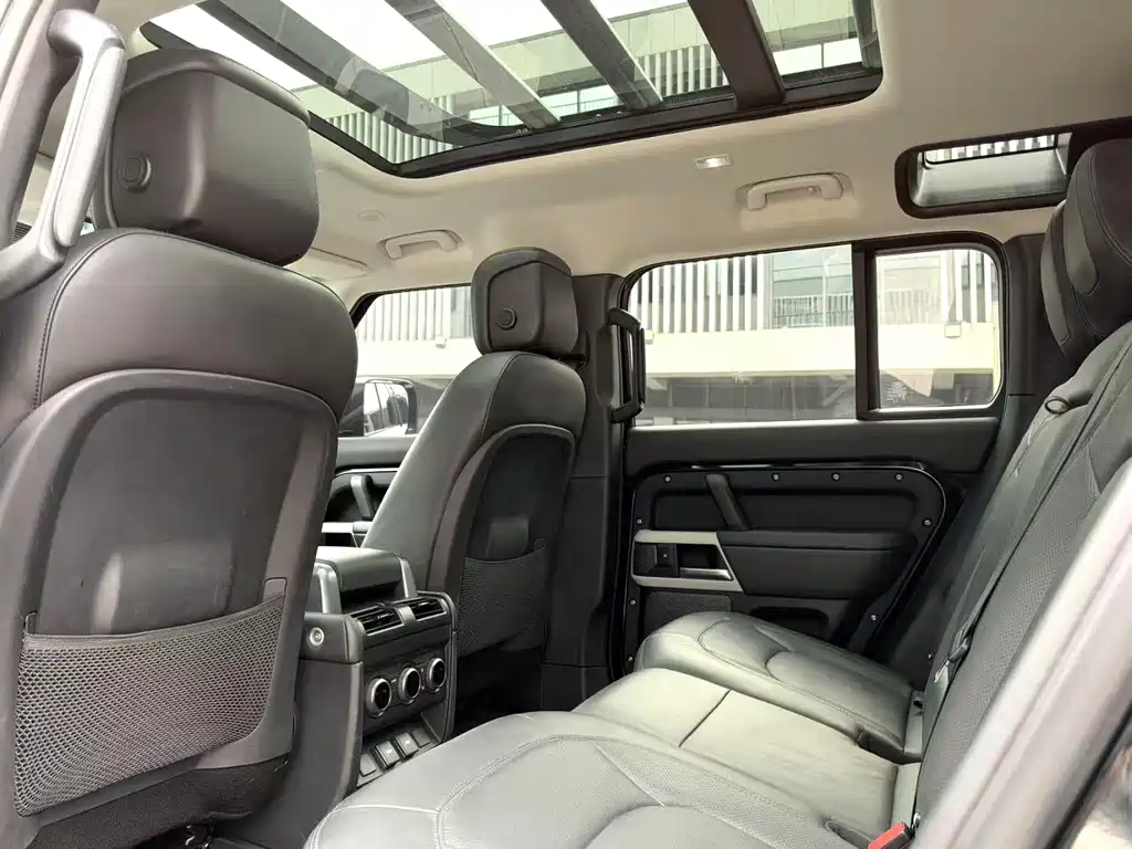 Land Rover Defender — миниатюра 5
