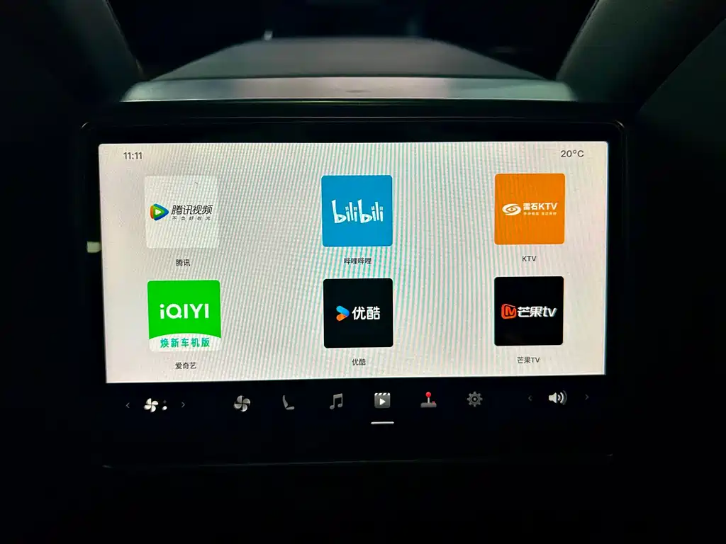 Tesla Model 3 — миниатюра 23