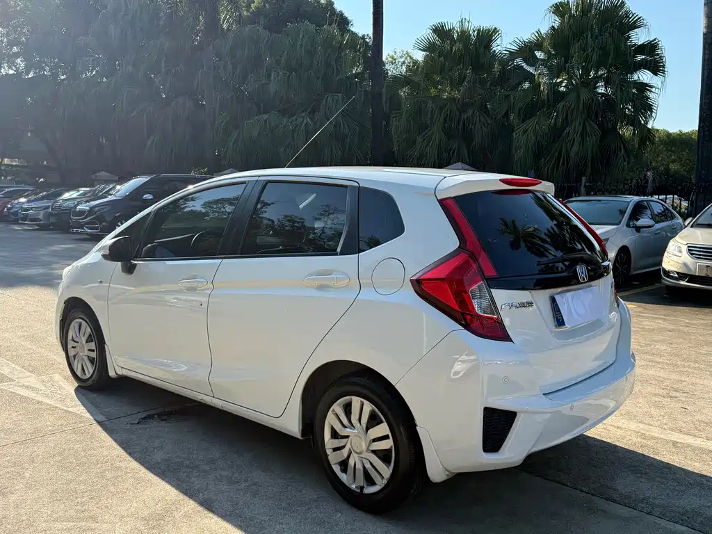 Honda Fit — миниатюра 7
