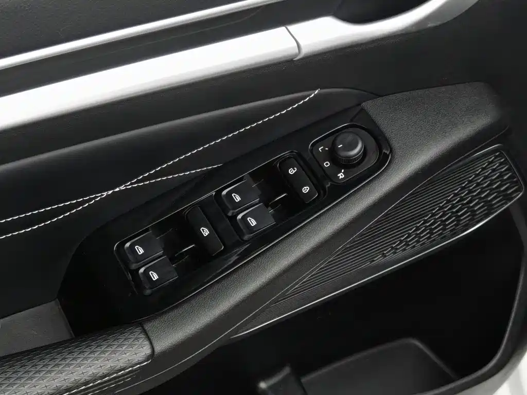 Geely Emgrand — миниатюра 9