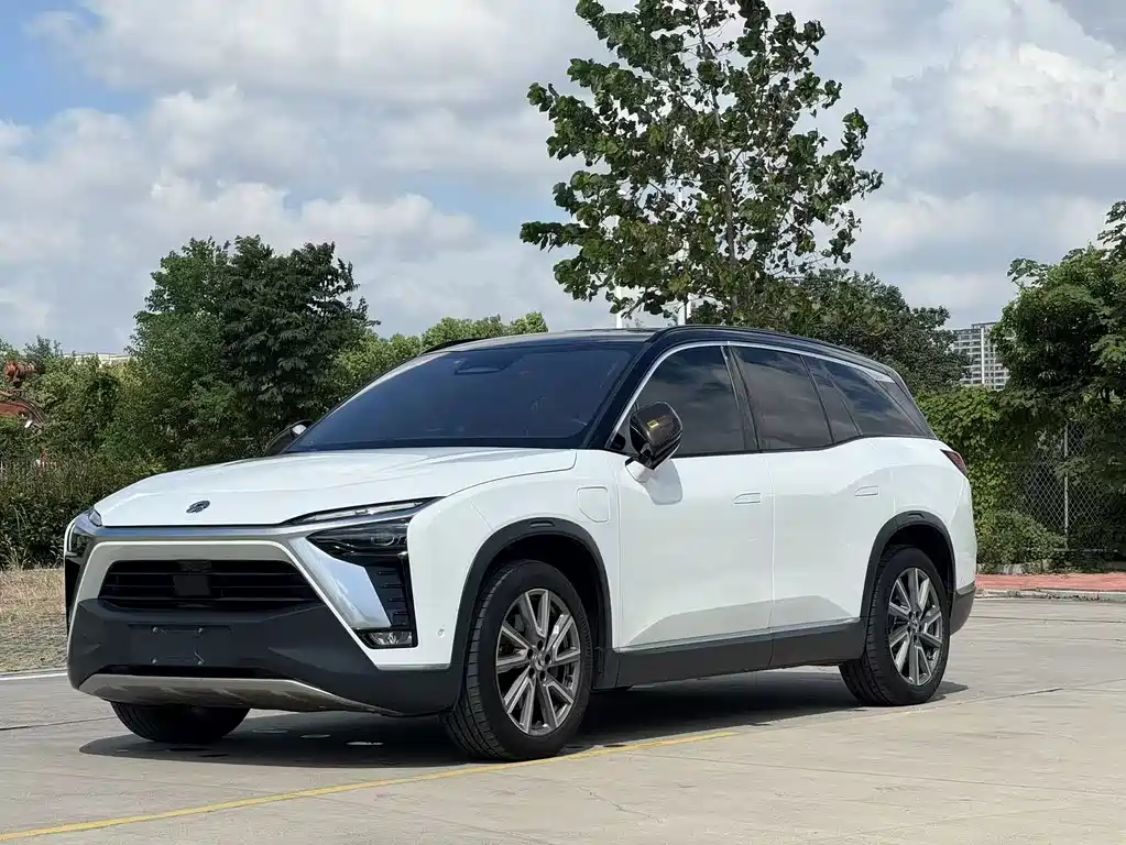 NIO ES8