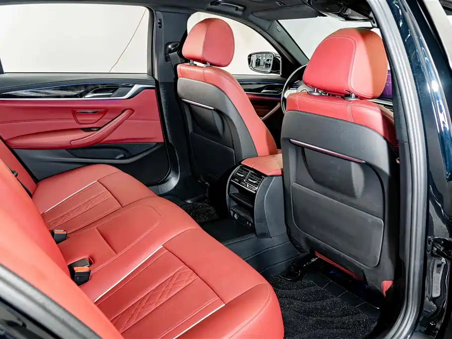 BMW 5 Series — миниатюра 21