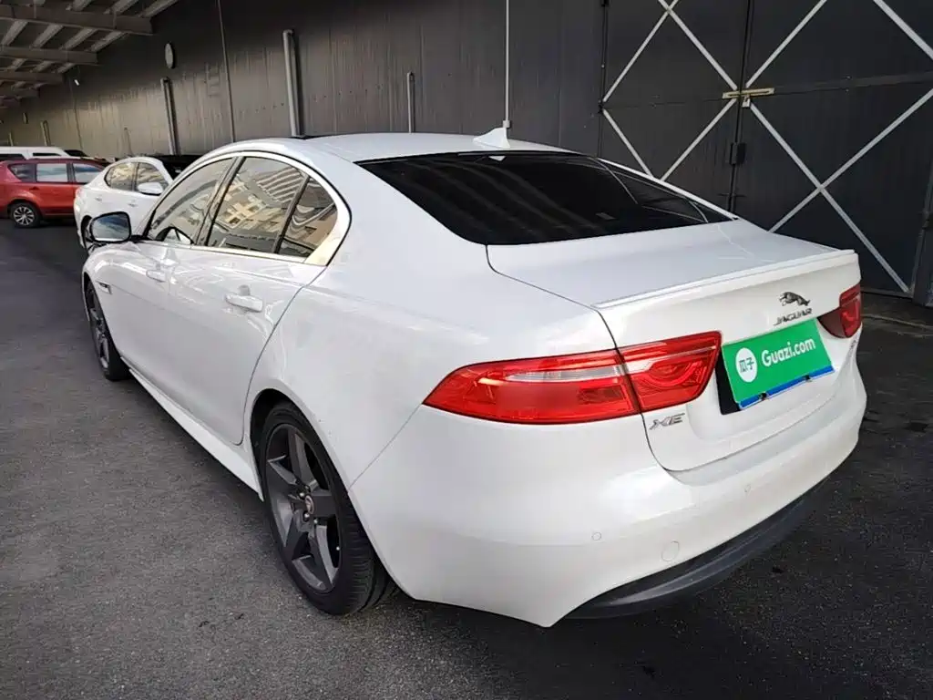 Jaguar XE — миниатюра 5