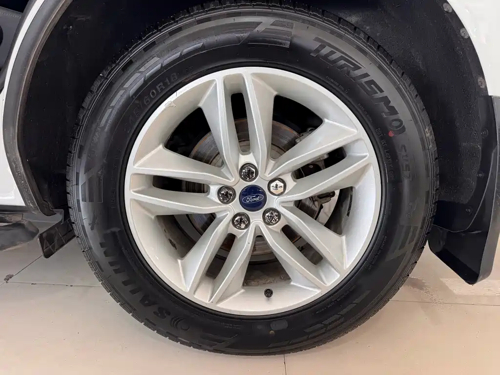 Ford Edge — миниатюра 14