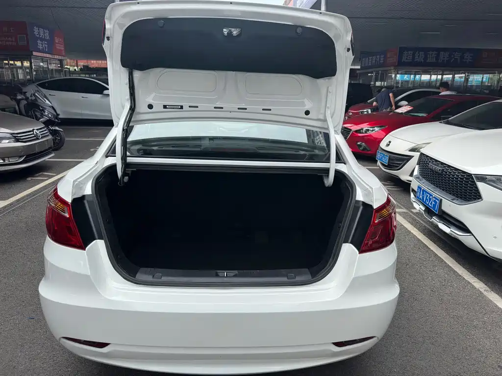 Changan Eado New Energy — миниатюра 8