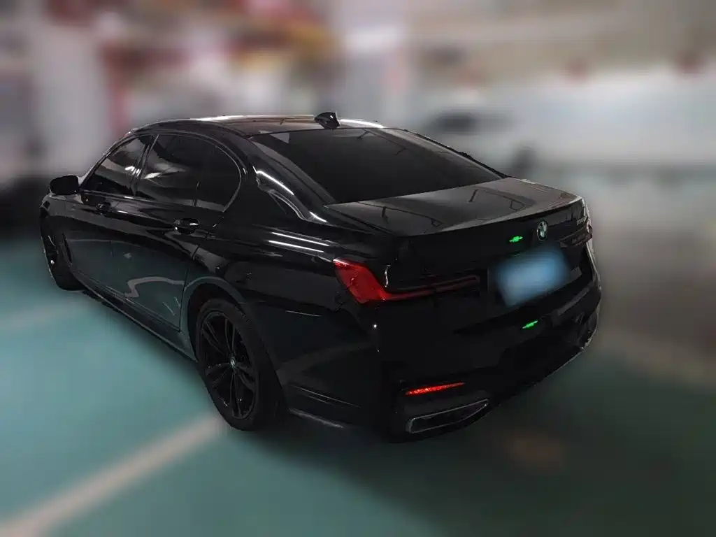 BMW 7 Series — миниатюра 4