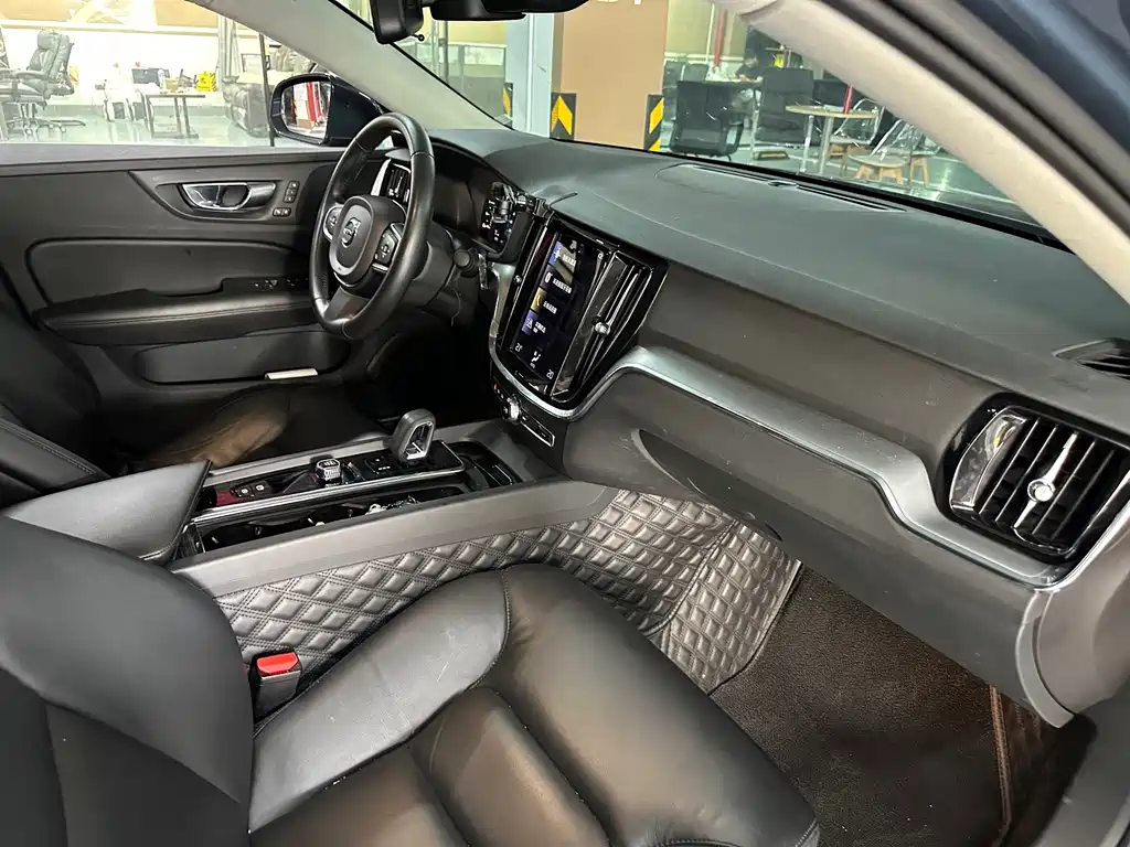 Volvo S60 — миниатюра 13