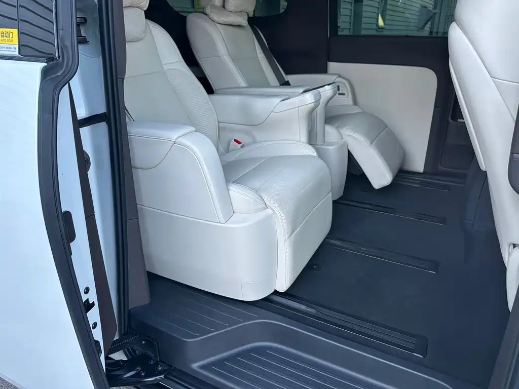 Li Auto MEGA 2024 Ultra