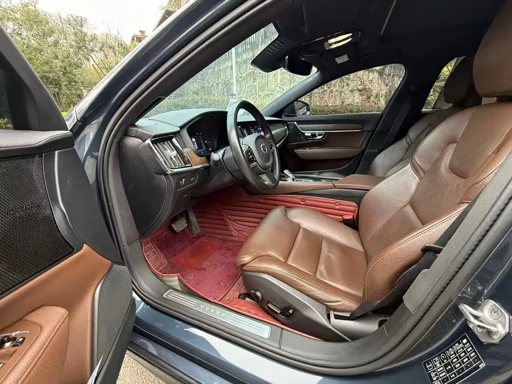 Volvo S90 2022 B5 Luxury