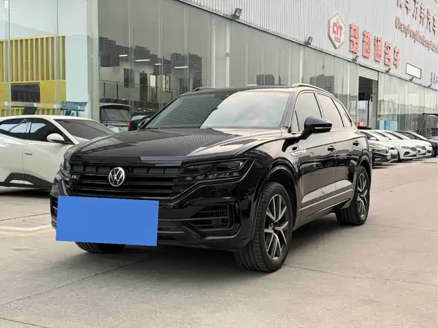 VOLKSWAGEN TOUAREG