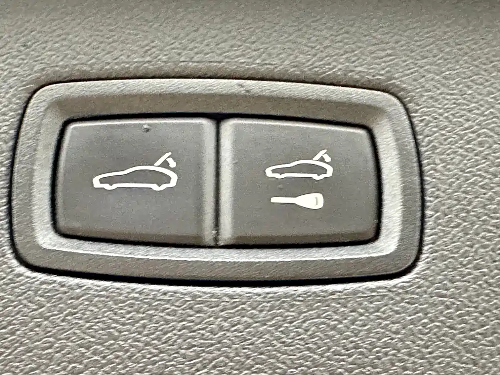 Porsche Cayenne — миниатюра 23